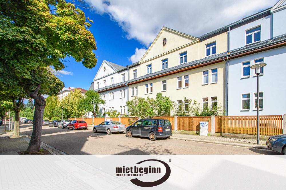 NEU SANIERT – WANNENBAD MIT FENSTER & HANDTUCHHEIZKÖRPER – TÜREN – BODENBELAG – FLIESENBODEN KÜCHE